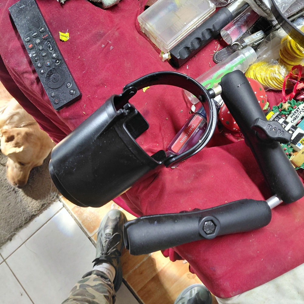 RAM Mounts Level Cup self-leveling drink holder,